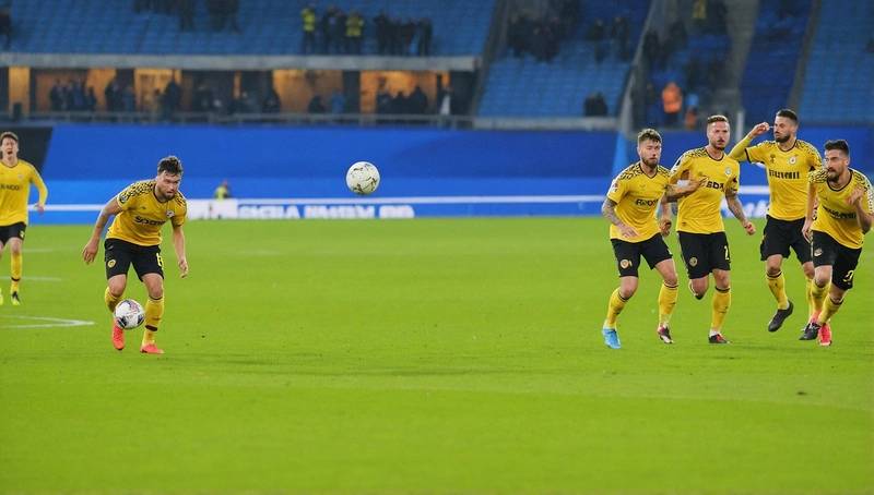 Soccer-Bodo/Glimt stun Lazio in penalty shoot-out to make Europa League semi-finals
