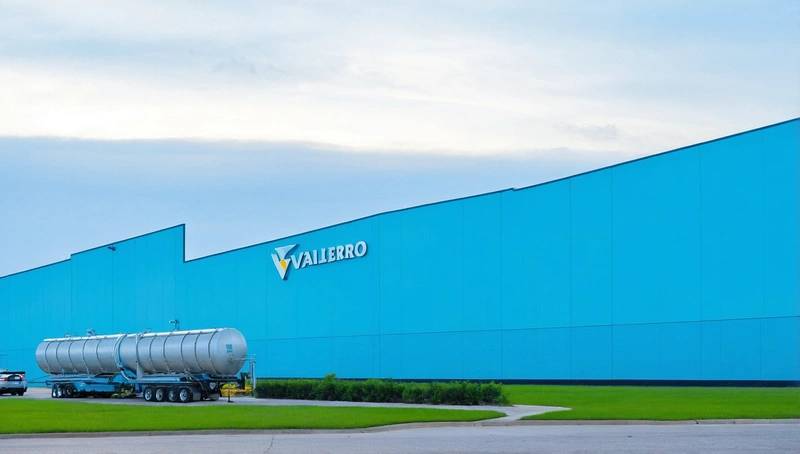 Valero Energy announces first-quarter loss due to lower margins and impairment charges