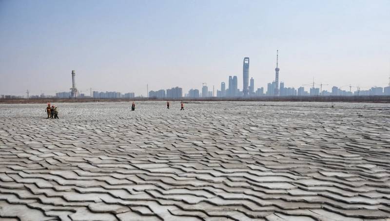 China promises fiscal boost as copper reaches record high