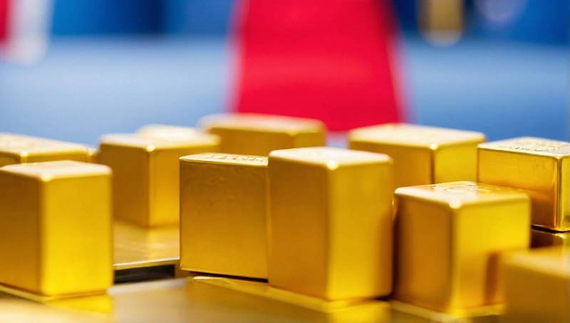 Gold rises 1% due to safe-haven demand and a weaker dollar in advance of US jobs data
