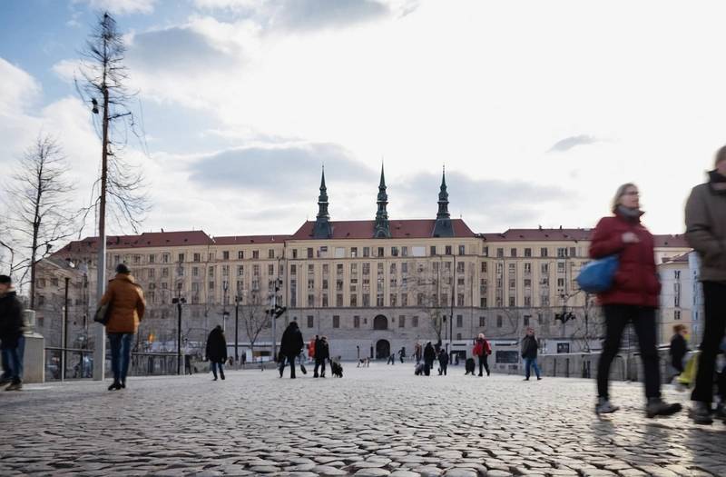 CEE ECONOMY - Czech inflation rises in March, but remains below the central bank's target