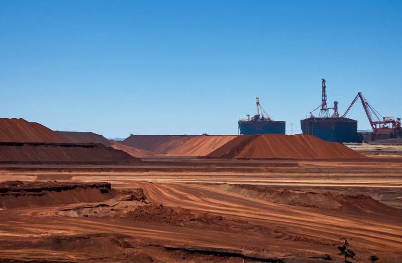 Iron ore falls to a three-week low due to shrinking steel margins and slow demand