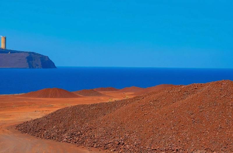 Iron ore hits a three-week low due to shrinking steel margins and slow demand