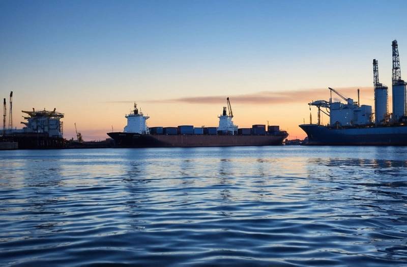 Canada's trade surplus reaches a 15-month high on the back of soaring crude oil prices