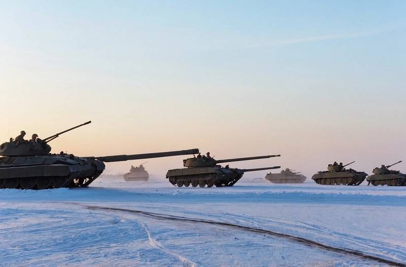Heatwave tests Ukraine soldiers' Soviet-era tanks