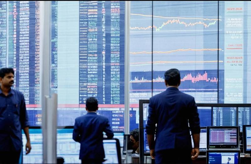 Indian stocks rise as banks and oil prices fall; RBI eases interest rate concerns