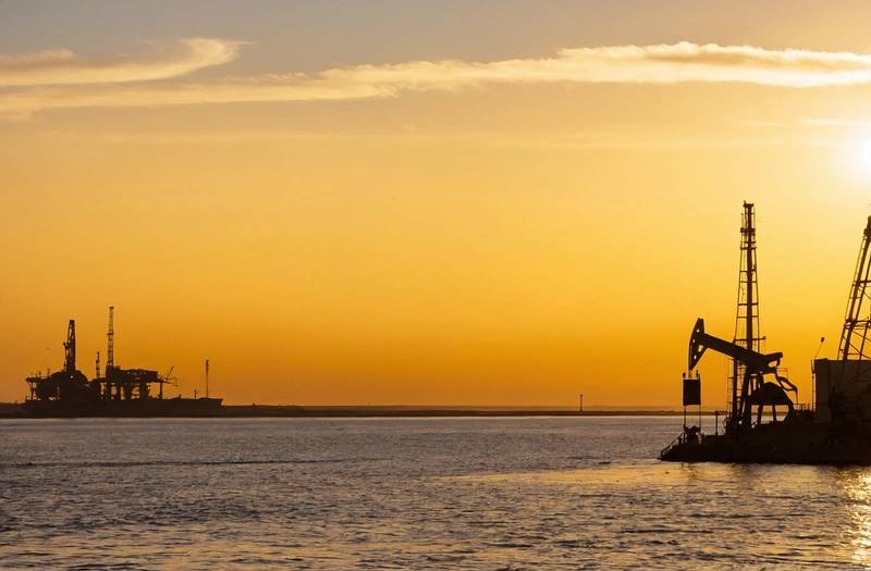 Oil extends decline on rising Middle East supply