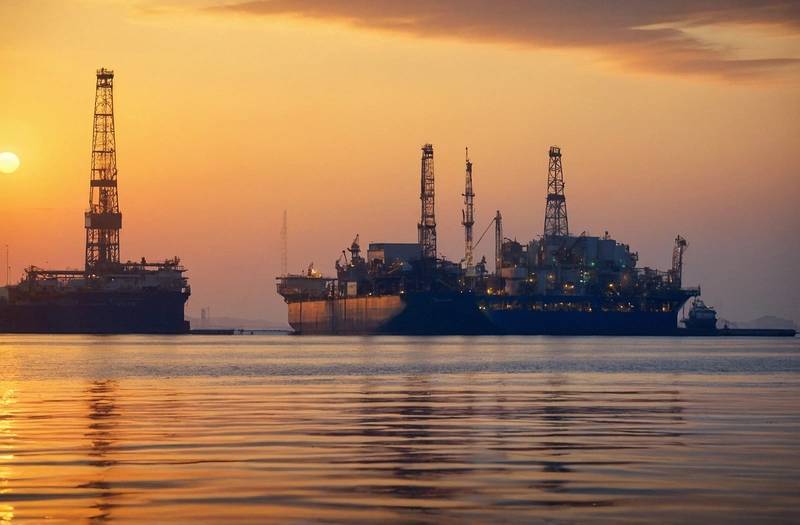 Oil prices fall as traders consider fragile Iran peace talks