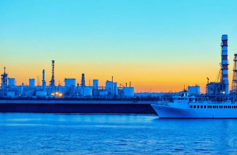 Reports from Kommersant state that Russia has authorized refineries to reduce the environmental standards for gasoline to prevent fuel shortages.