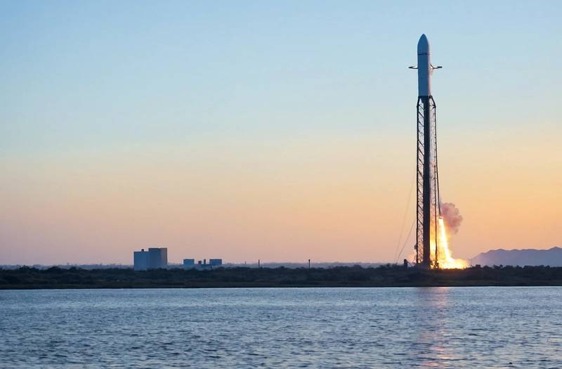 ROI-Red-hot SpaceX IPO may burn retail buyers: McGeever