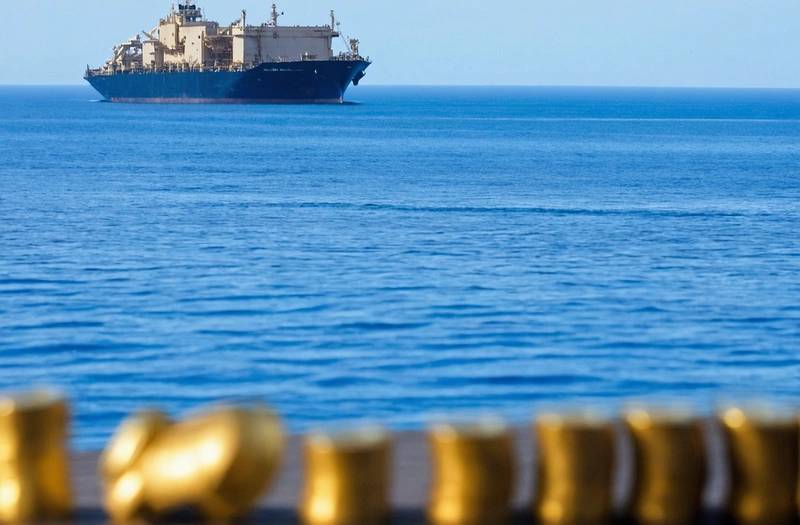As rising Middle East tensions fuel interest rate hikes, gold prices drop by nearly 3%