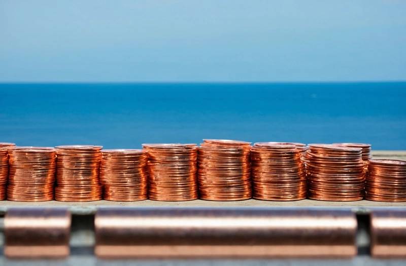 Copper firms set to gain monthly profit on the back of soft dollar