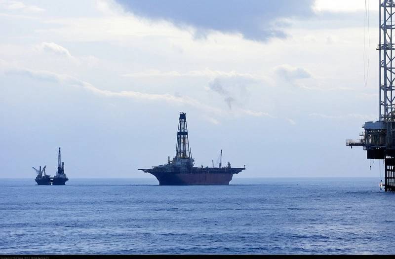Oil price risks are renewed as tensions between Iran and the US renew FOREX Dollar.