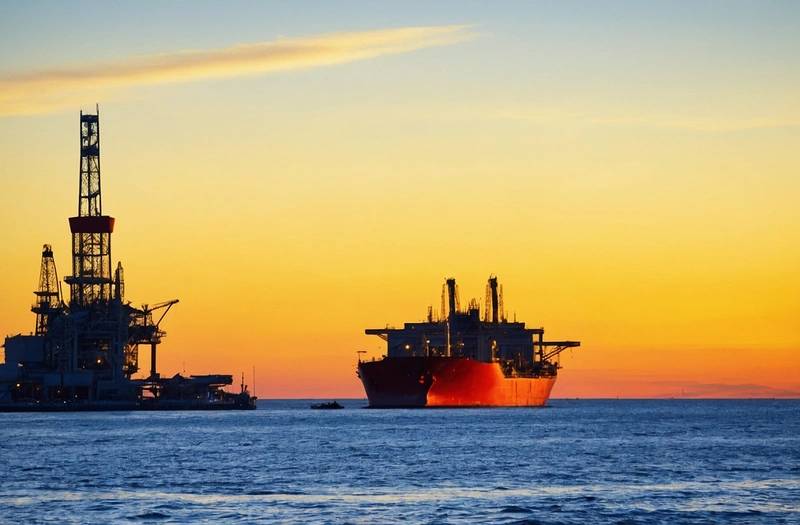 Oil prices fall as markets watch for clues about Gulf supplies