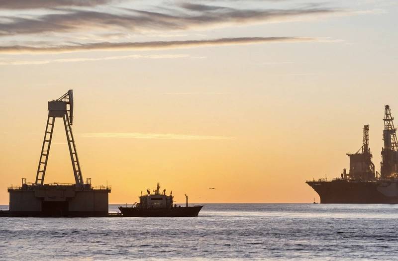 Oil prices rise on US-Iran strikes; stocks fall ahead of Big Tech results