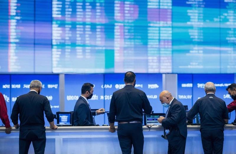 Stocks rise as Middle East worries are offset by a tech rebound