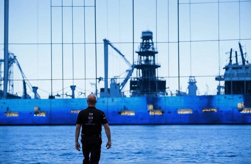 Australian shares fall to a one-week low amid Middle East tensions