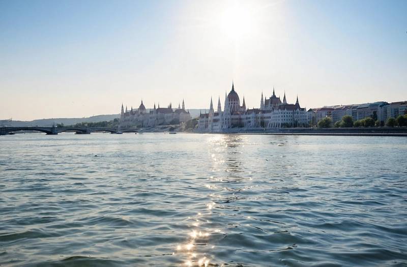 Budapest dims historical landmarks during heatwave to save energy