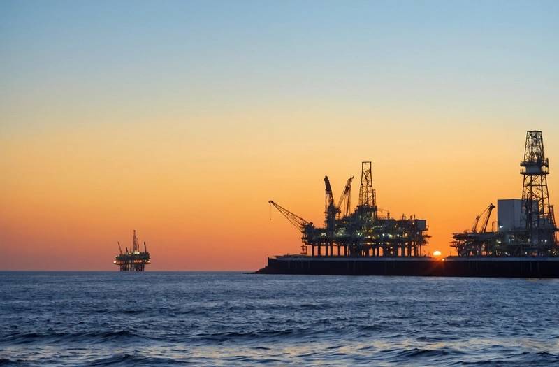 Oil prices rise in the Gulf amid confusion and Asian stock markets edge higher