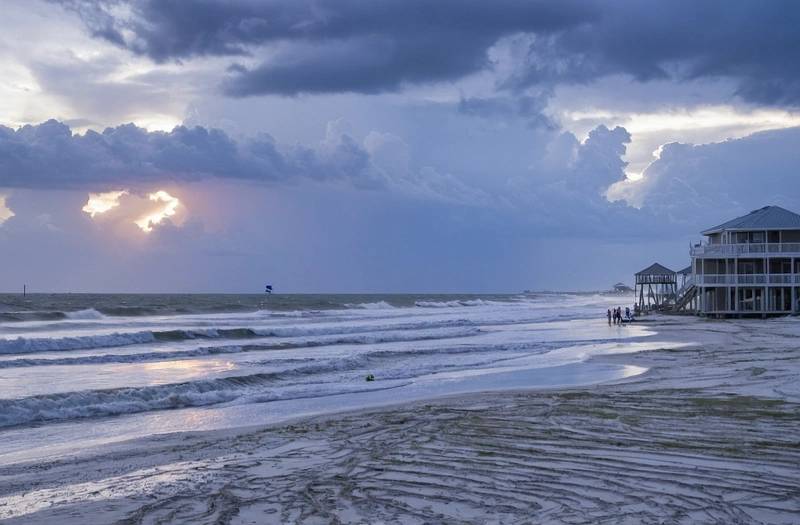 Mexico Beach towns prepare for storms when Polo hits the coast