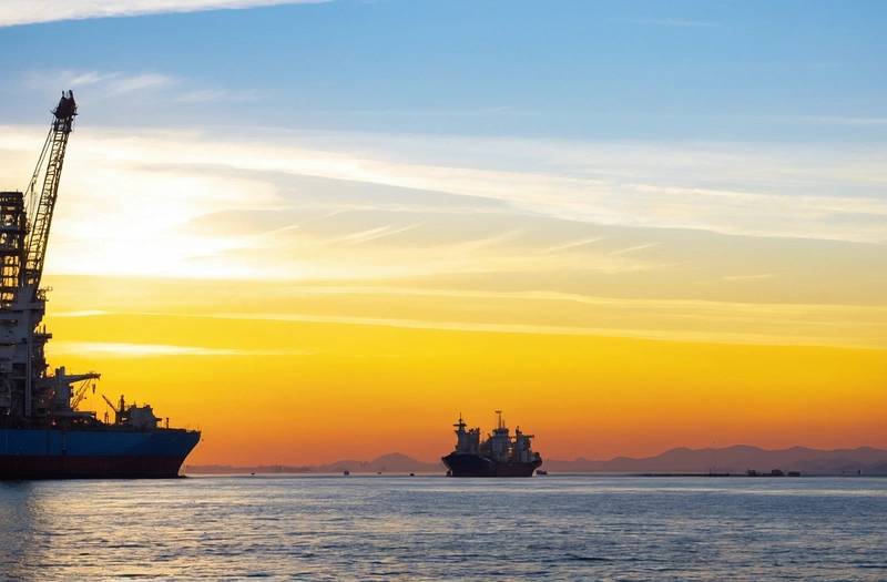 Oil prices drop as tech lifts share market in Asia