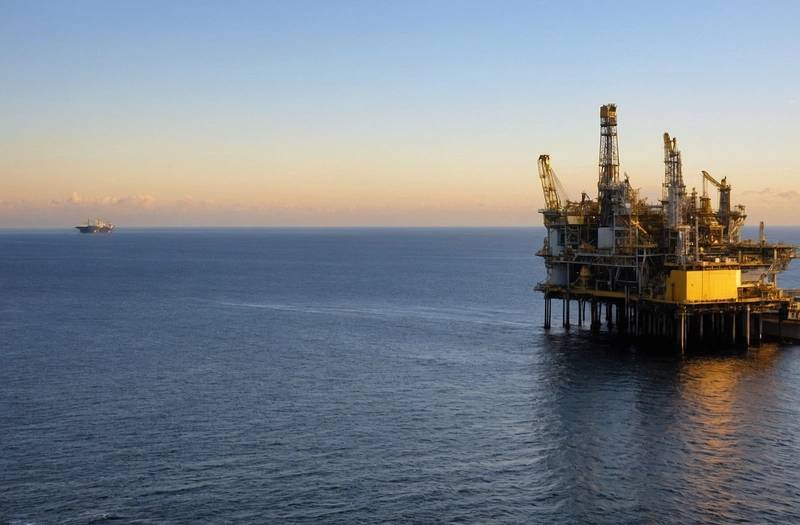 Petrobras is preparing to raise diesel prices, while waiting for government protection measures, say sources.