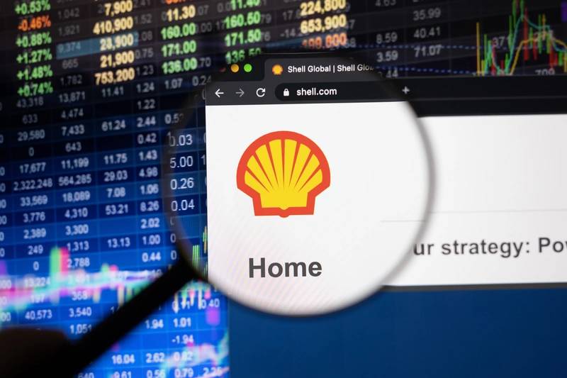 Shell Pumps the Brakes on Offshore Wind Investments, Splits Power Group