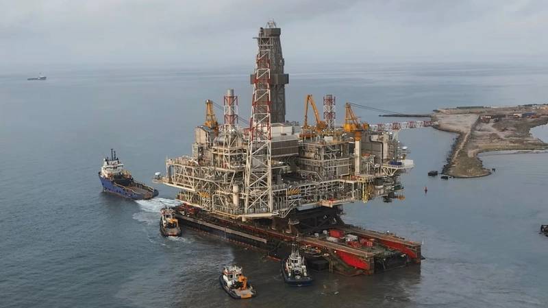 BP Installs Massive 19,600-tonne Topsides Unit on Caspian Sea Jacket