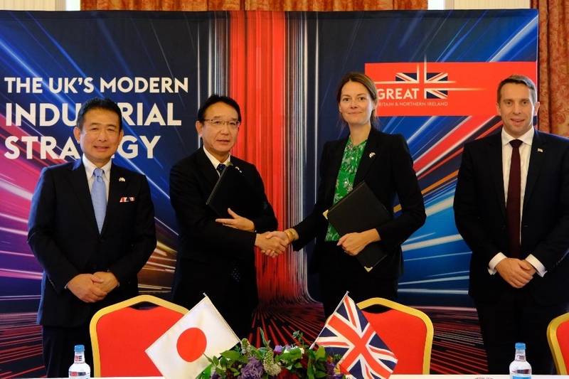 UK Bags $10B Japanese Investment for Offshore Wind and Hydrogen Projects