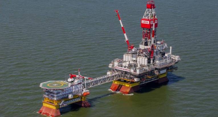 Ukraine Strikes Russian Oil Rig in Caspian Sea, Disrupts Production