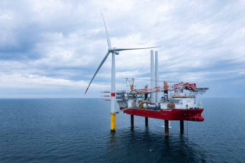Ocean Winds Sells 20% Stake in French Offshore Wind Farm to Allianz for $230M