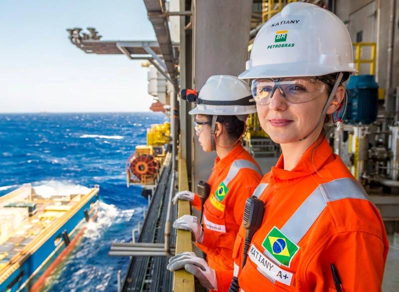 Petrobras Set to Receive $859M from Santos Basin Oil and Gas Partners