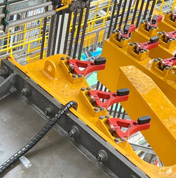 Salunda Installs Latch Hawk Monitoring System on Semi-Sub Rig