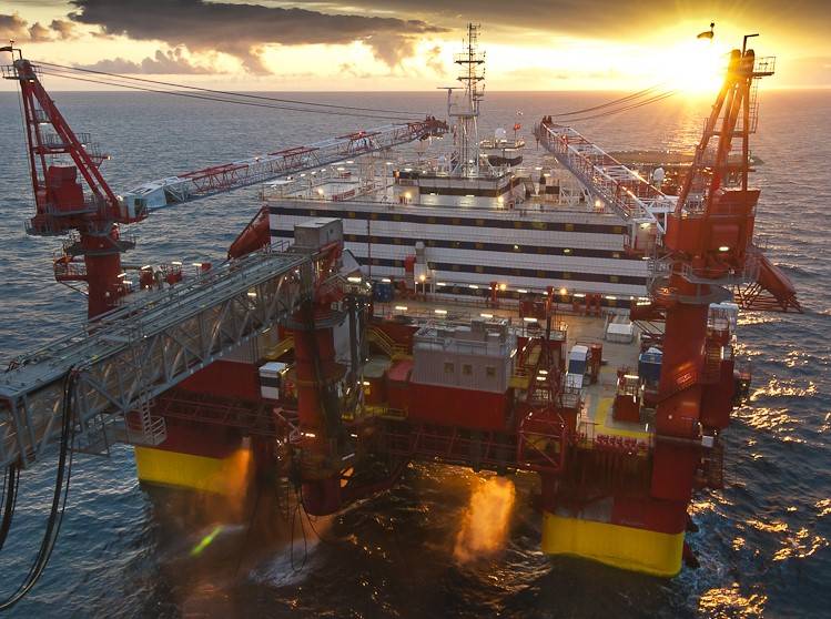 Floatel Firms Contract for Floatel Superior in North Sea