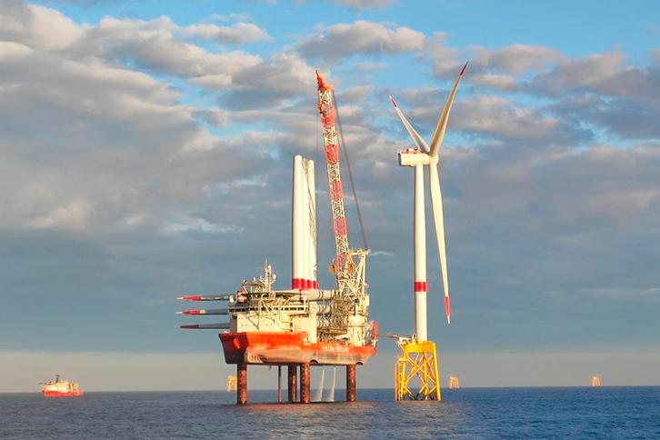 Siemens Gamesa Installs First Wind Turbine at Iberdrola's Saint-Brieuc Offshore Wind Farm