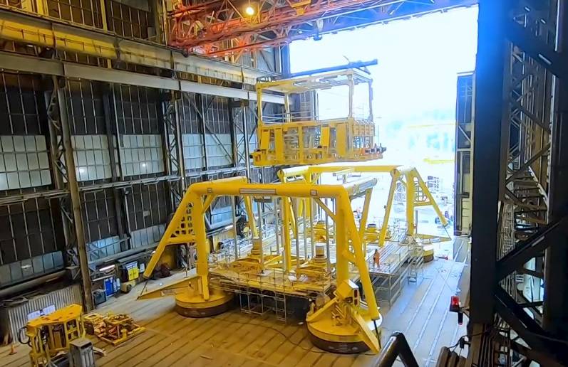 Video Fenja Manifold Lift