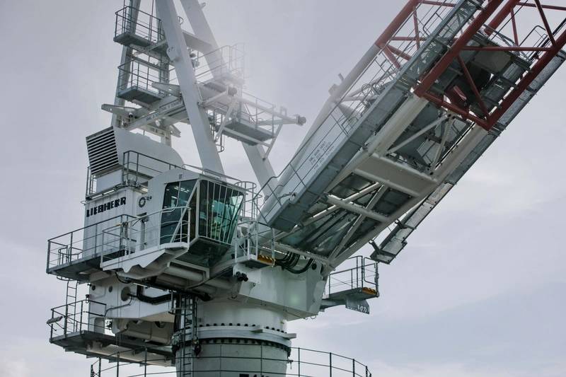 Liebherr Rostock Ships Its First Offshore Cranes for Azeri Gas Project