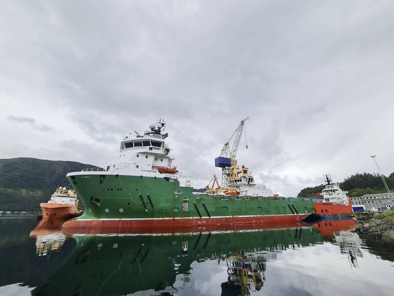 Green Yard Kleven to Refit Two Oceanica PSVs