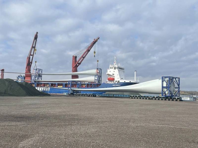 Sarens Helps Atlantic Canada Bulk Terminal Undergo Adaptation as Hub for Offshore Wind